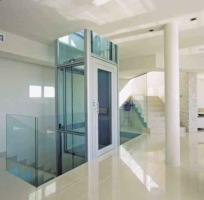  别墅家用小型电梯的材料的应用和照明的细节介